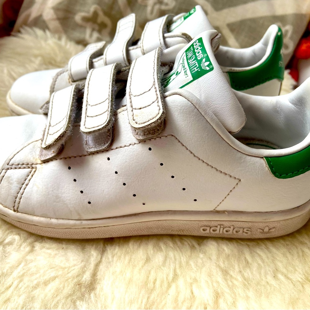 Adidas originals Stan Smith Sneakers kid size 1 US